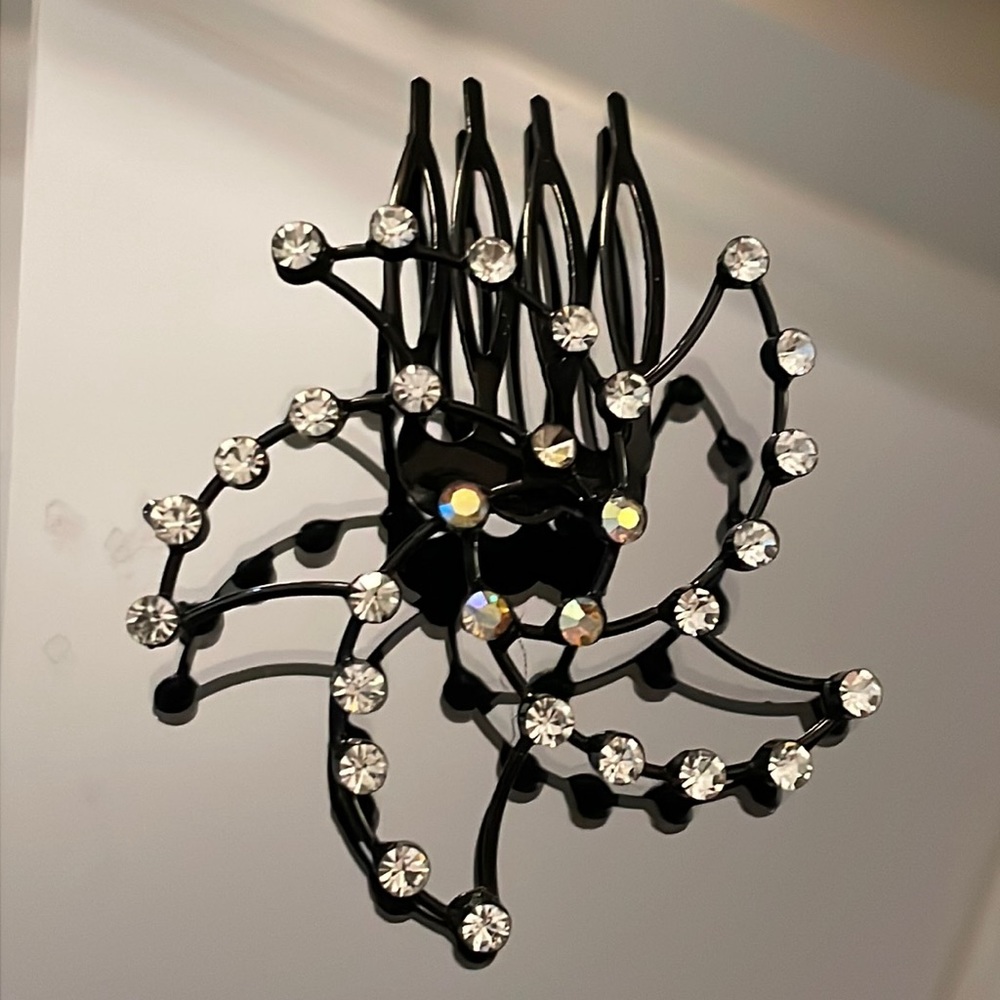 Black & Bling Pinwheel Hair Comb